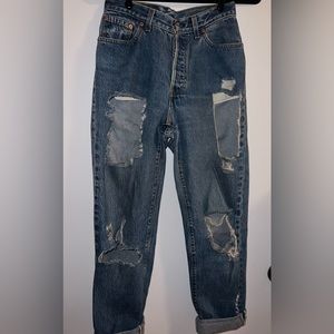 1:1 Custom distressed vintage Levi’s size xs/s